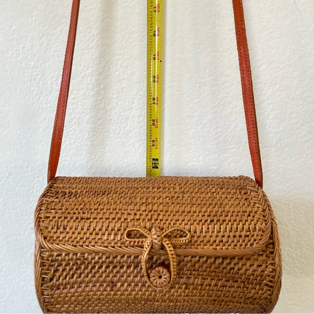 Rattan Wicker Woven Crossbody Bag Cognac Brown Oval cylinder shape leather strap - Picture 13 of 13